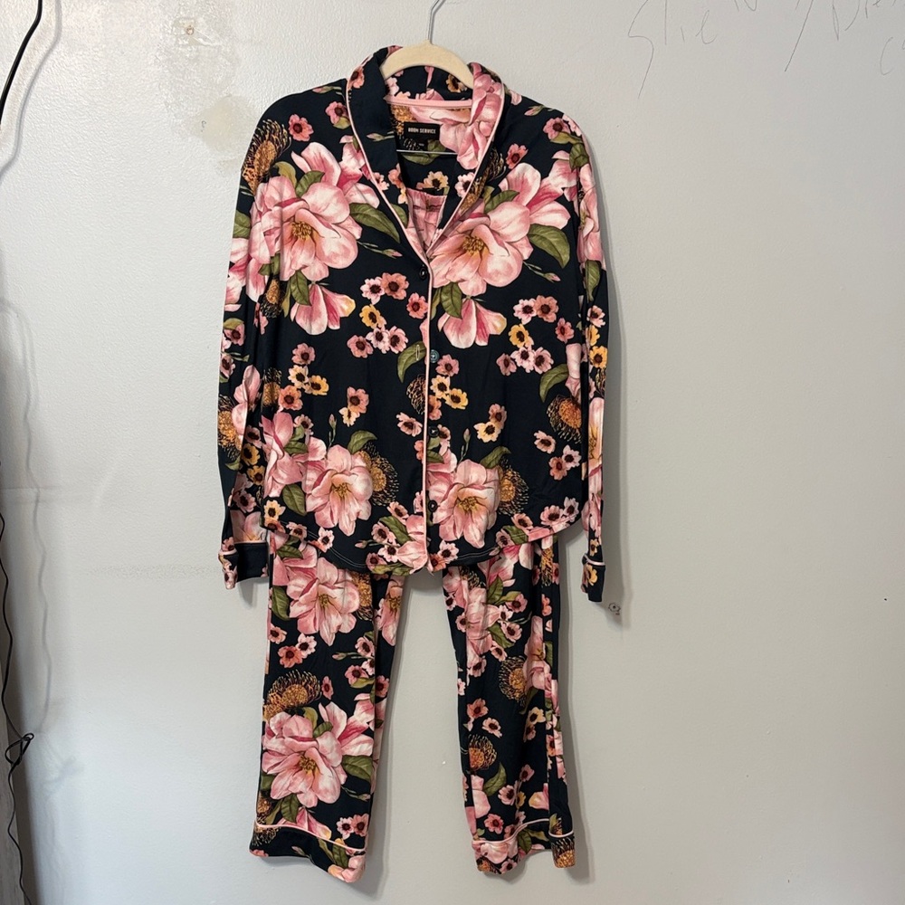 Room Service Floral Pajama Set M Black Pink Knit Lounge Sleepwear - Picture 2 of 4